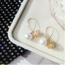 South Korean pearl earrings earrings temperament high-end ladies earrings female personality net red wild ear jewelry